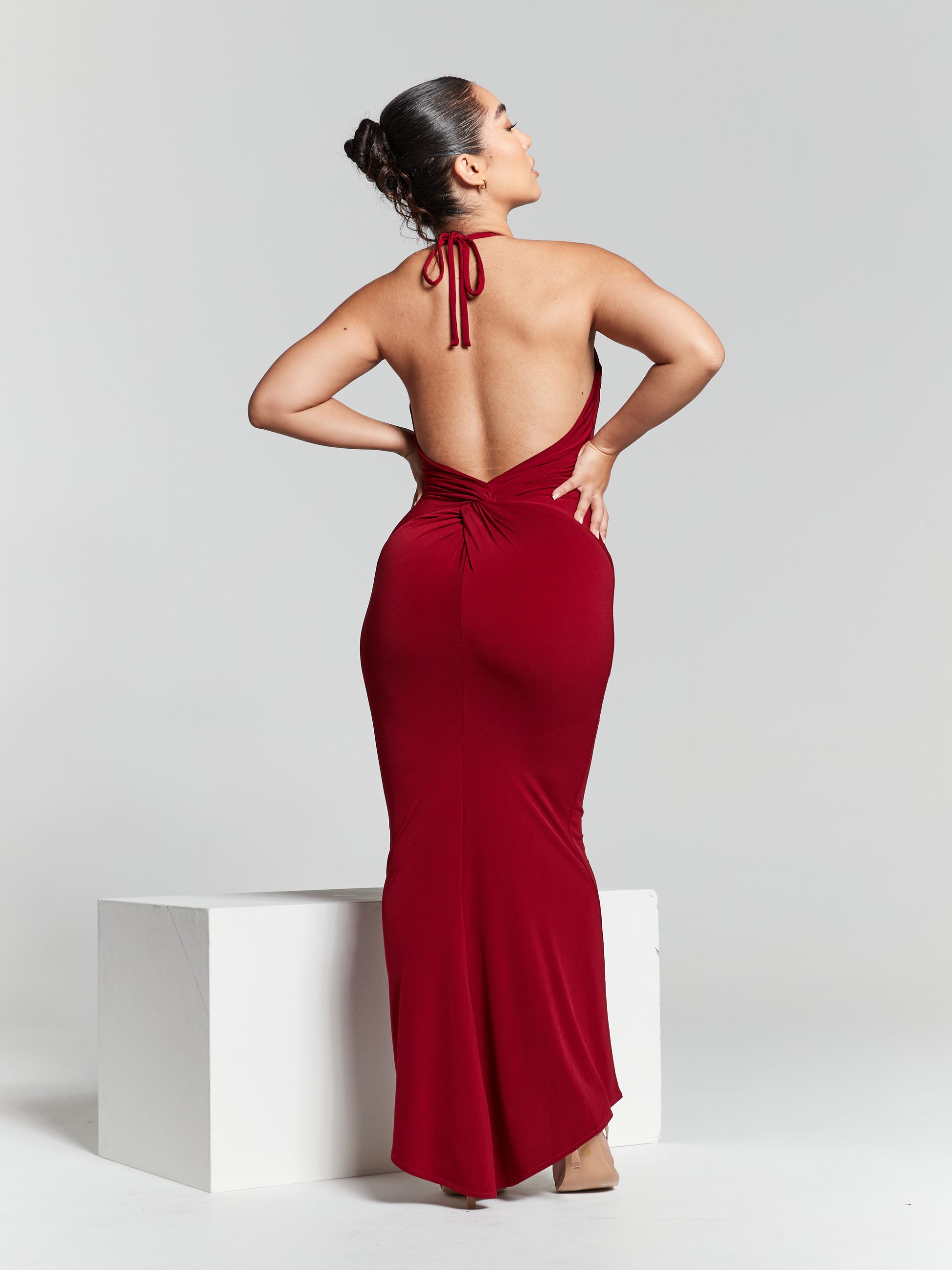 Kim Black Knot Back Halter Neck Bodycon Dress – InFlair