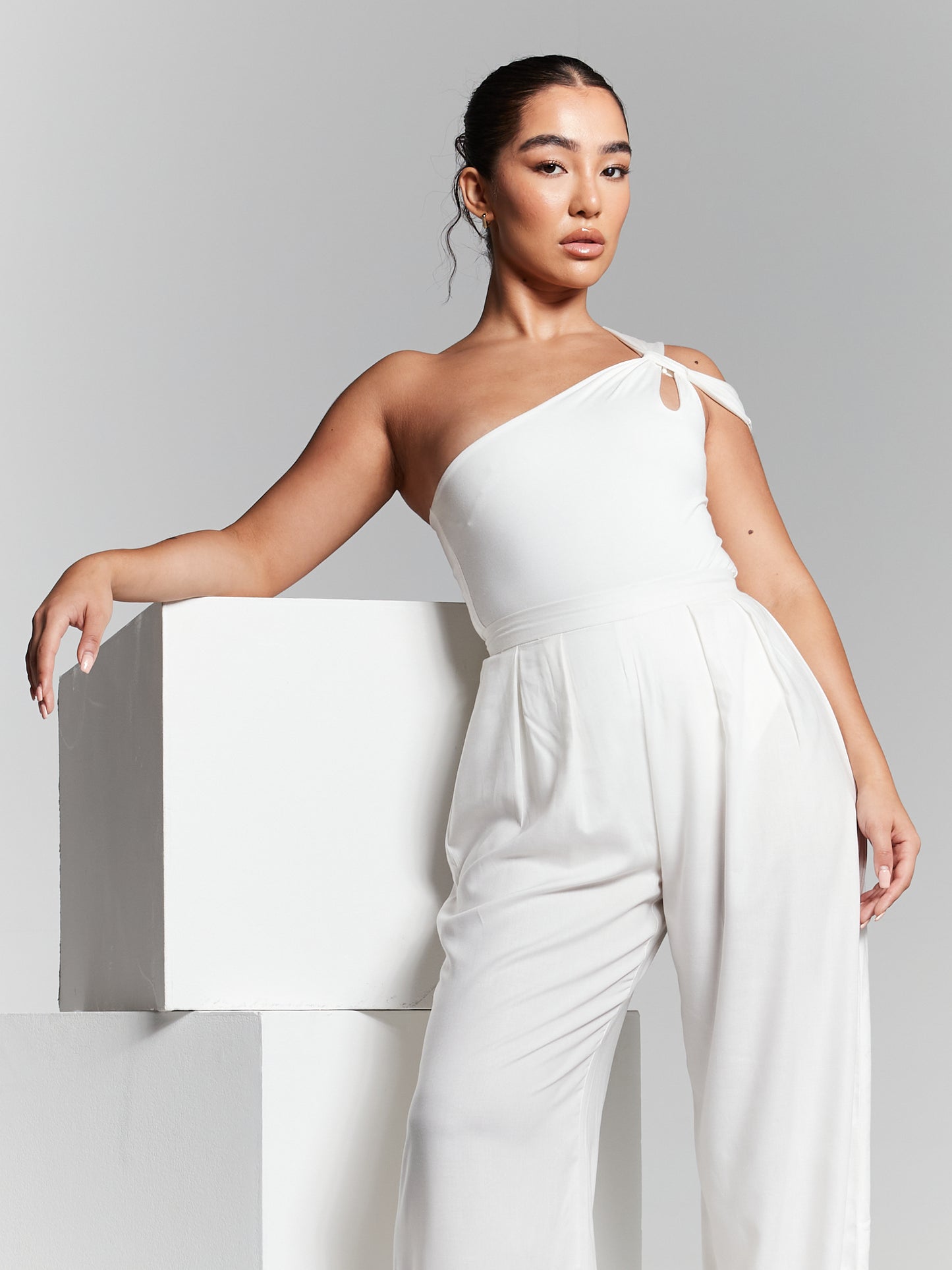 Discover the Beauty of Recycled Ivory Pleated Trousers Sustainability Meets Sophistication Eco Rayon Wide-Leg Trousers Fashion with a Purpose Recycled Ivory Pleated Trousers for All Occasions