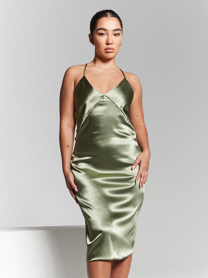 Best silk slip dresses Here are a few ways to style InFlair Recycled Silk Slip Midi Dress: For a classic look, pair your recycled silk slip dress with heels and a statement necklace. For a more casual vibe, try wearing your slip dress with sneakers and a denim jacket. You can also dress up your recycled silk slip dress for a special occasion by adding a pair of sparkly earrings and a clutch. Slip dress from recycled plastic bottles silk from recycled plastic bottles